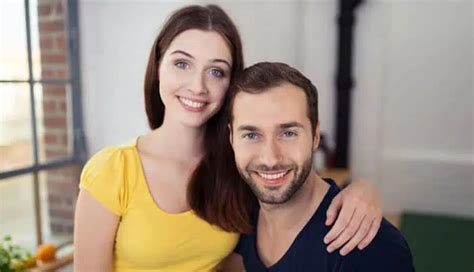 man dating a younger woman